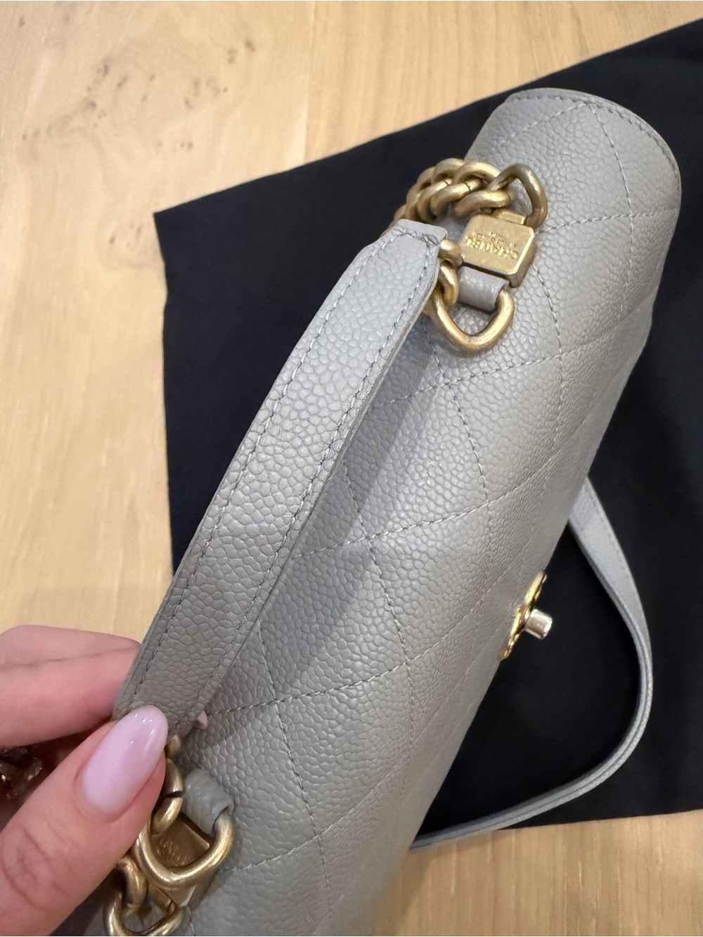 Grained Calfskin Small Stitched Flap - Picture 8 of 16